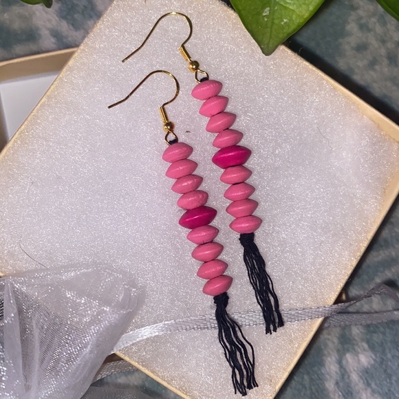 Magenta Pink Hand Crafted Macrame Tassel Fringe Earrings Wood Beaded Accents - Picture 4 of 9